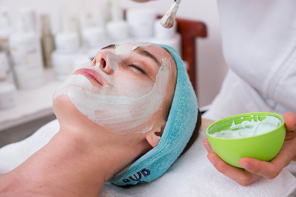 Hydrafacial vs Chemical Peel in Surrey, BC: Which Treatment Is Best for Your Skin?
